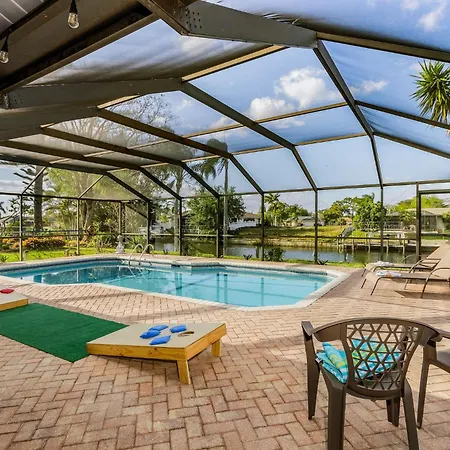 Family-Friendly Salt Water Electric-Heated Pool Home With Gulf Access - Villa Mahana